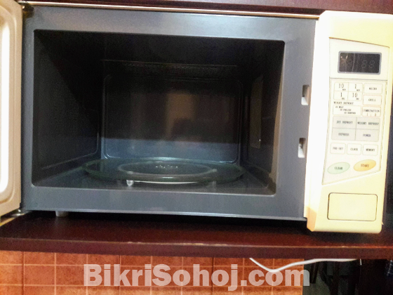 Microwave  oven